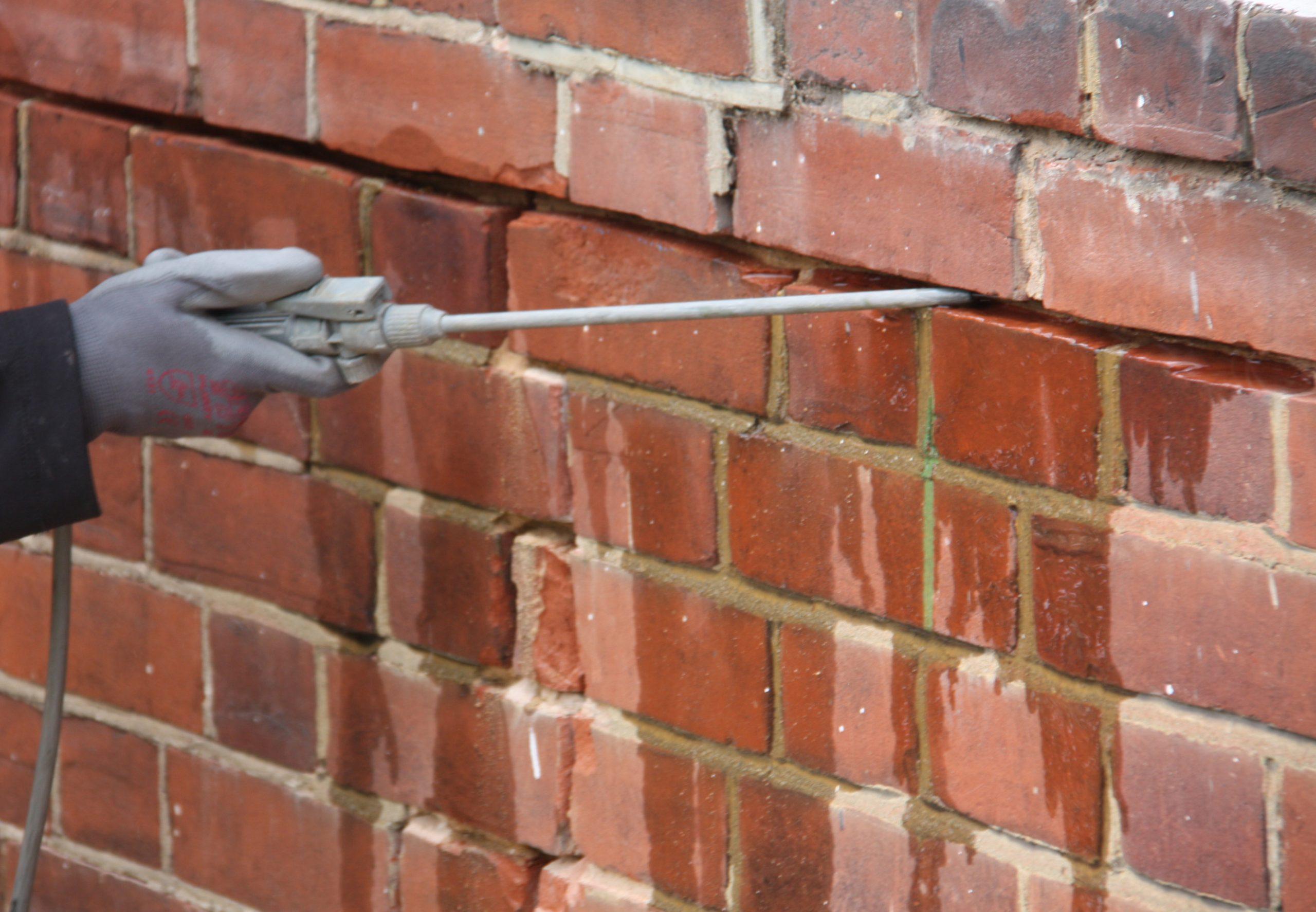 <strong>How To Repair Crack in Brick Wall</strong>